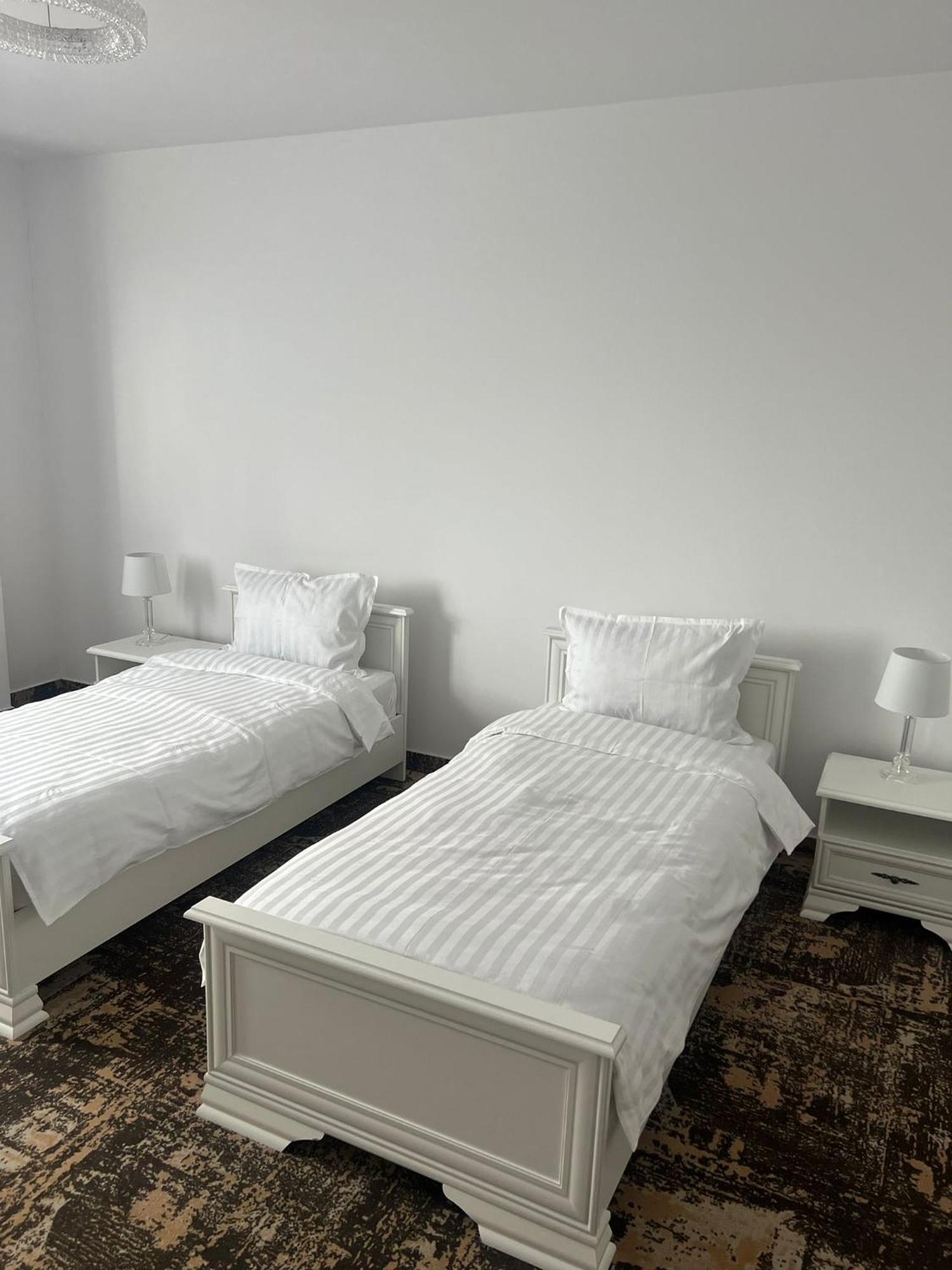 Hotel Casa Domeniile Vinului à Aiud Extérieur photo